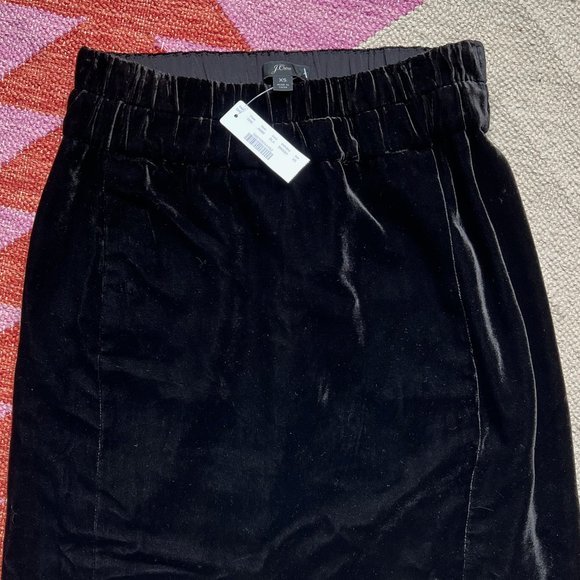 BNWT J Crew Black Velvet Midi Skirt with Elastic Waist - Picture 3 of 5
